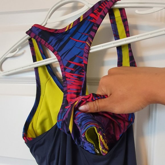 adidas racerback tank top with built in bra (size S) - Picture 3 of 3